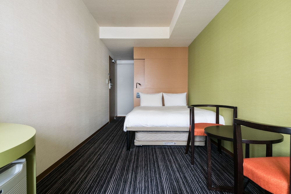 DELUXE, DOUBLE BED