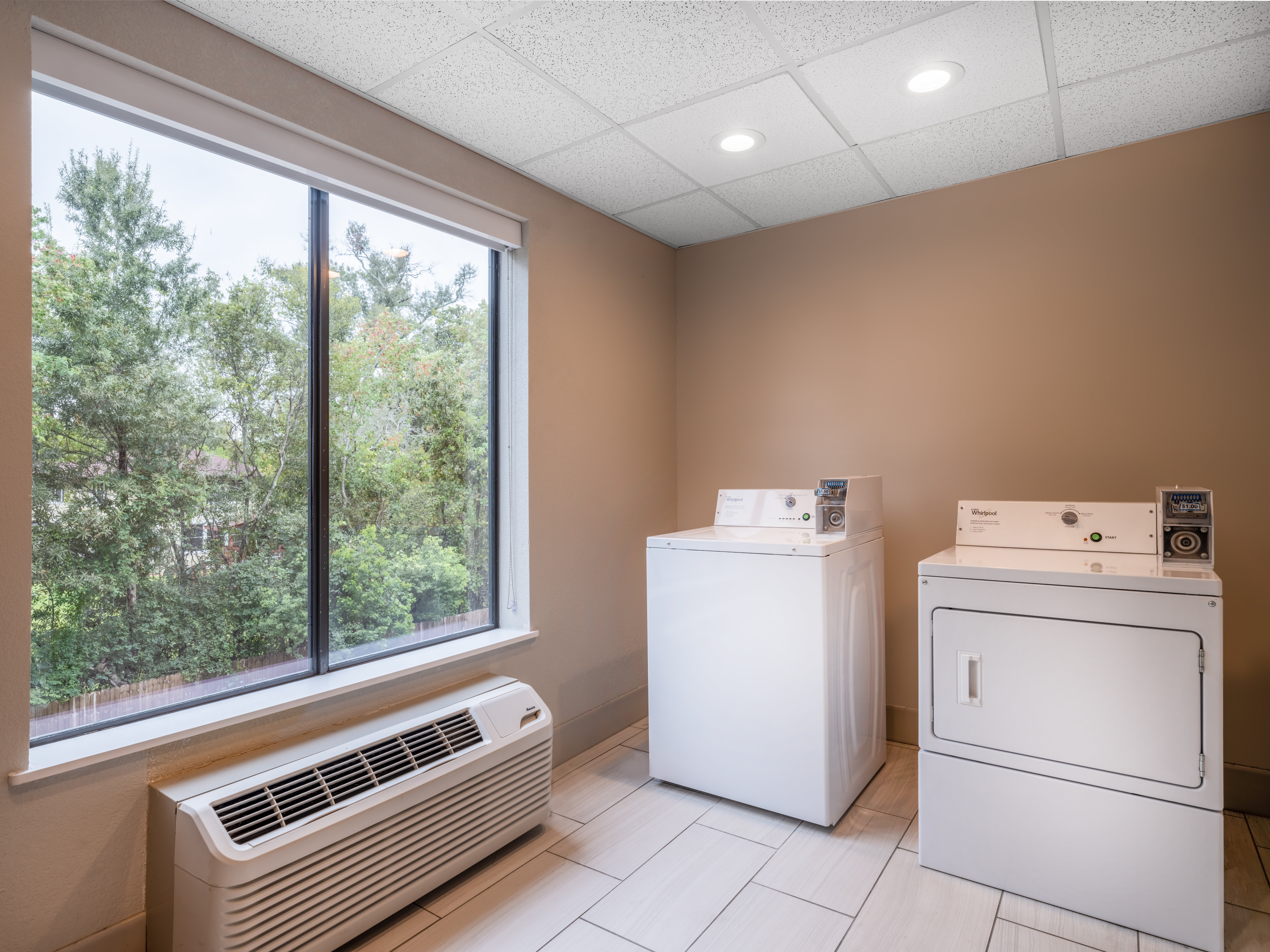 Holiday Inn Express Hotel Suites Beaumont Nw 7/28