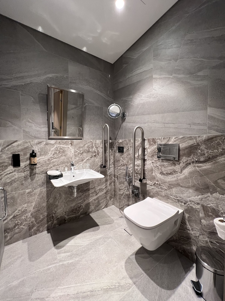 Wyndham Garden Baku 50/50