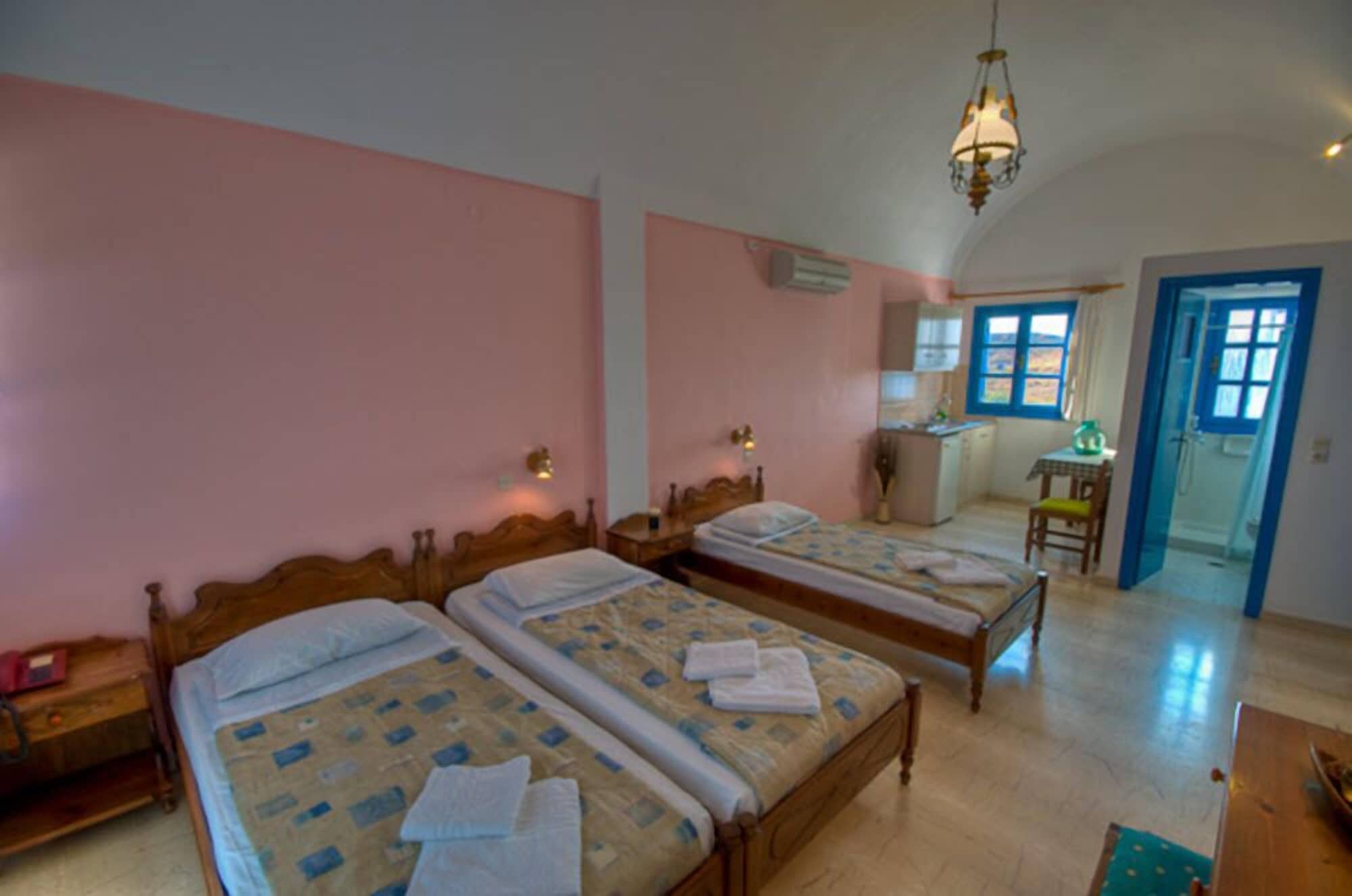 ROOM, QUADRUPLE, 4 BEDS