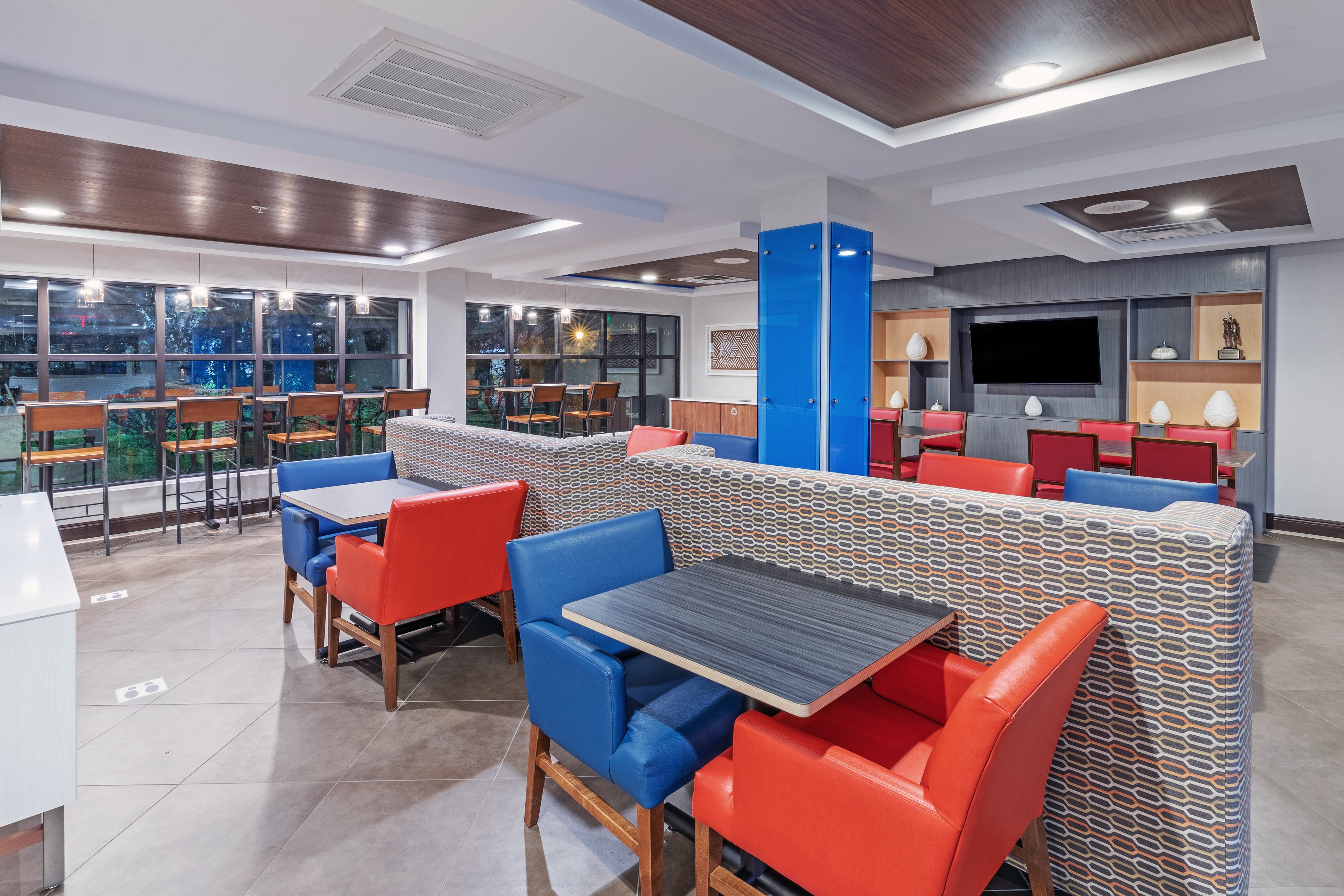 Holiday Inn Express Hotel and Suites Picayune-Stennis Space Cntr 48/68