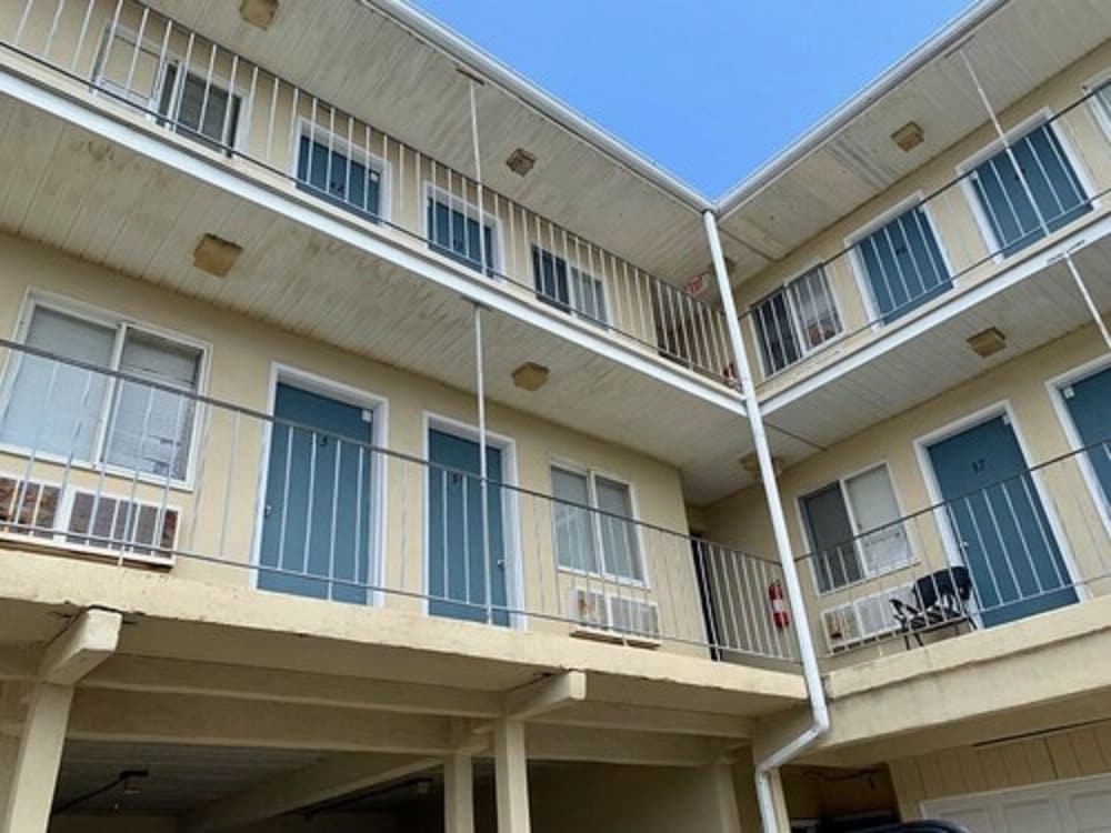 thunderbird motel