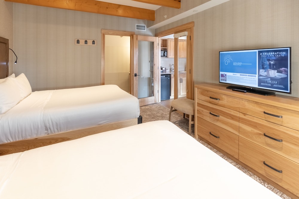 2 BEDROOMS, ROOF TOP, SUITE