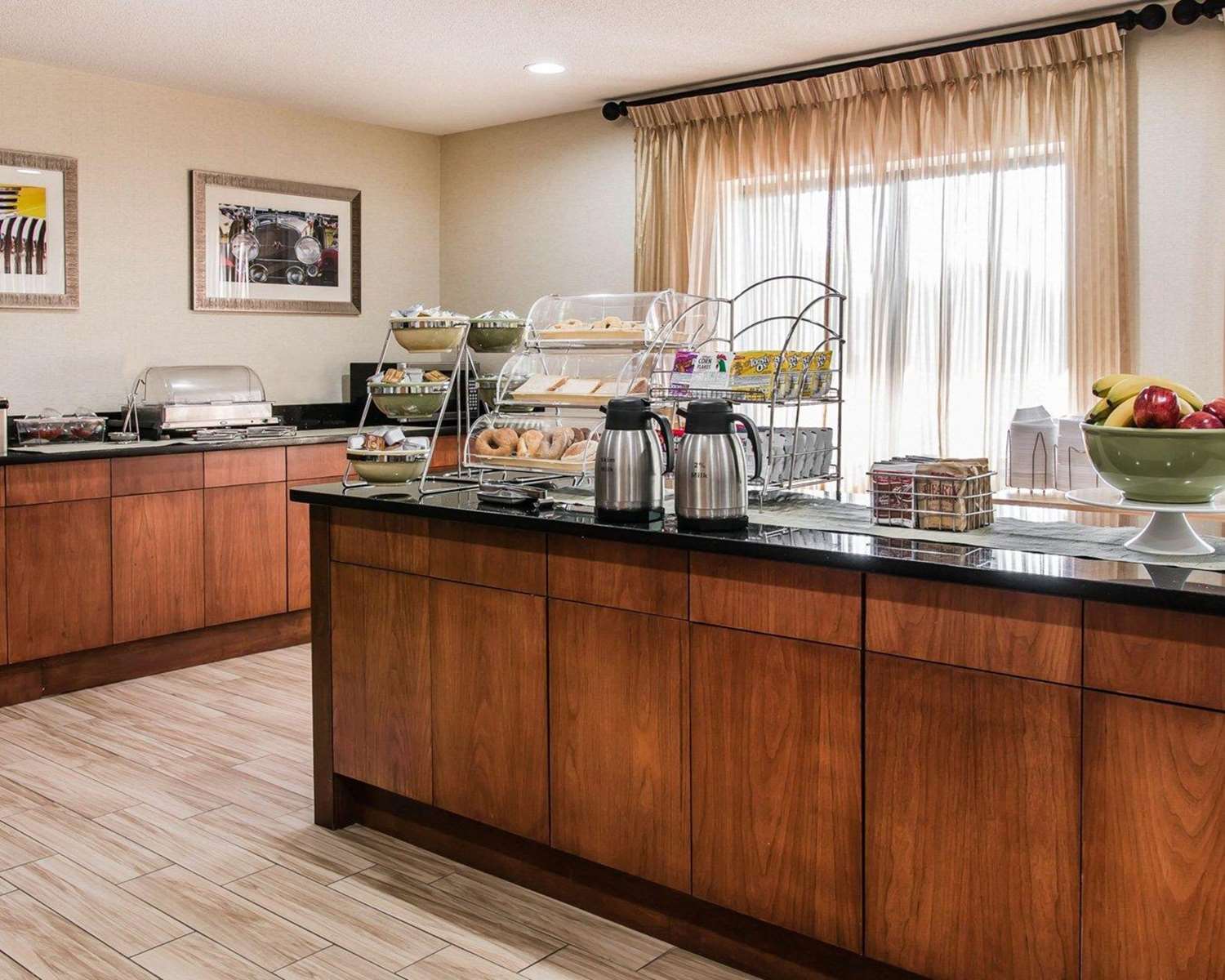 Quality Inn & Suites Warren - Detroit 7/43