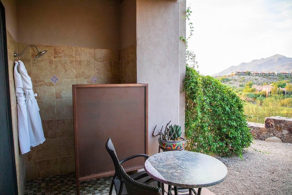 Hacienda Del Sol Ranch Resort 24/79