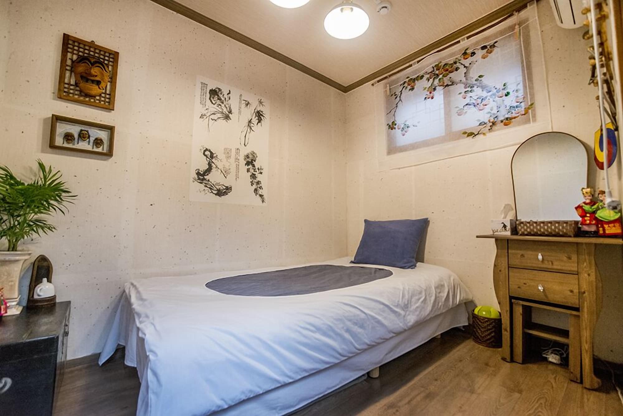 4 BEDROOMS, GRAND, HOUSE, KITCHEN, COURTYARD AREA