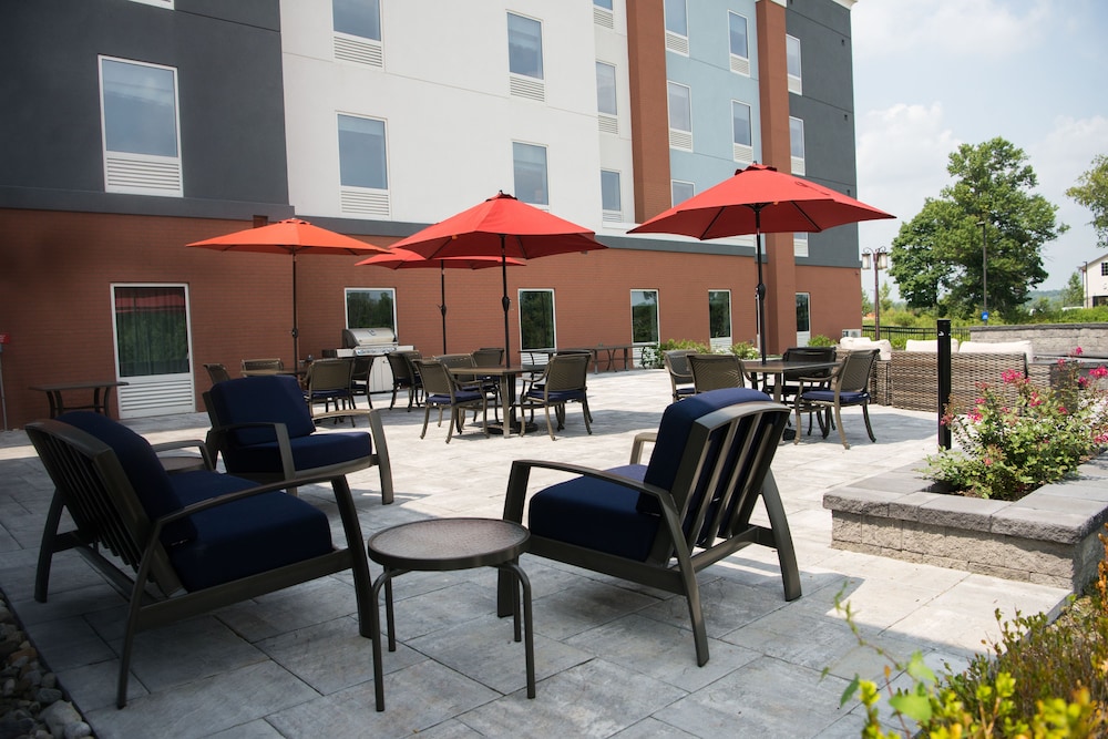 Hampton Inn And Suites Warrington Horsham 34/41