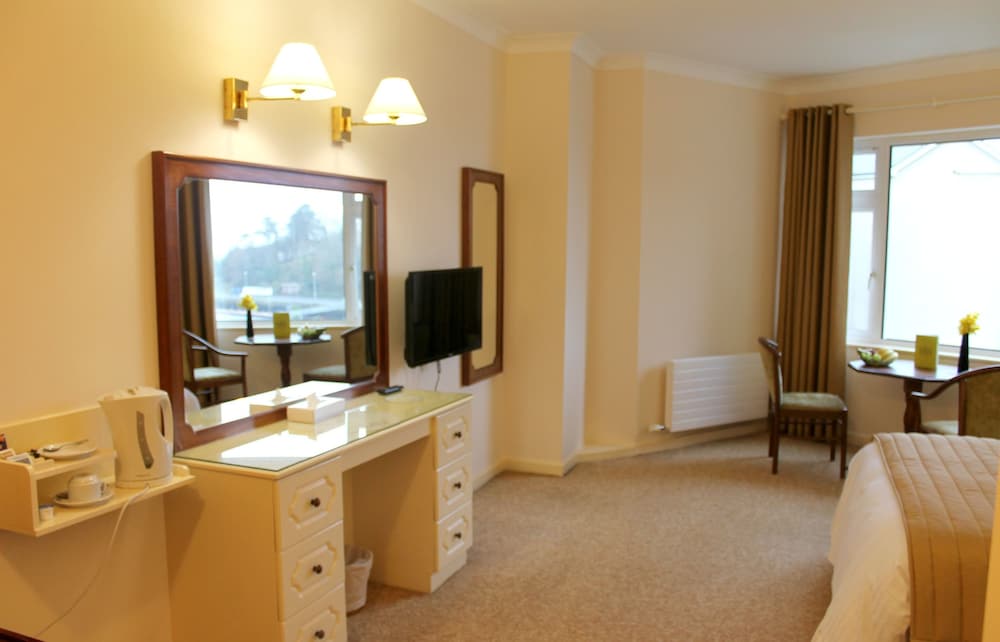 The Central Hotel Donegal 45/64