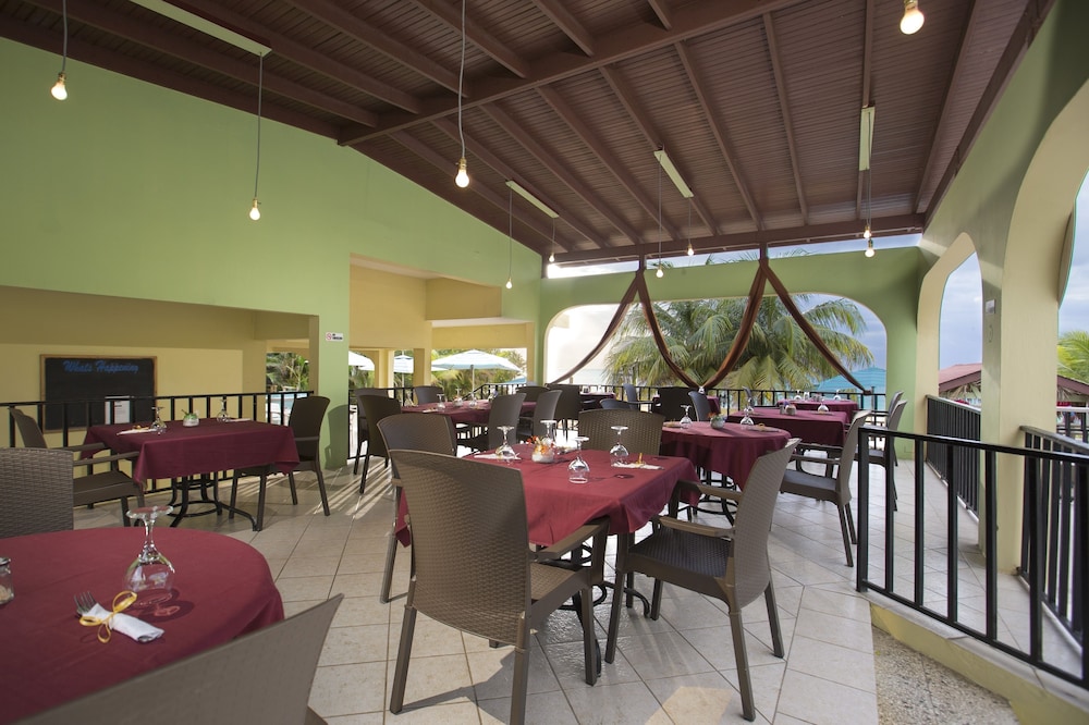 Rooms On The Beach Negril 18/26