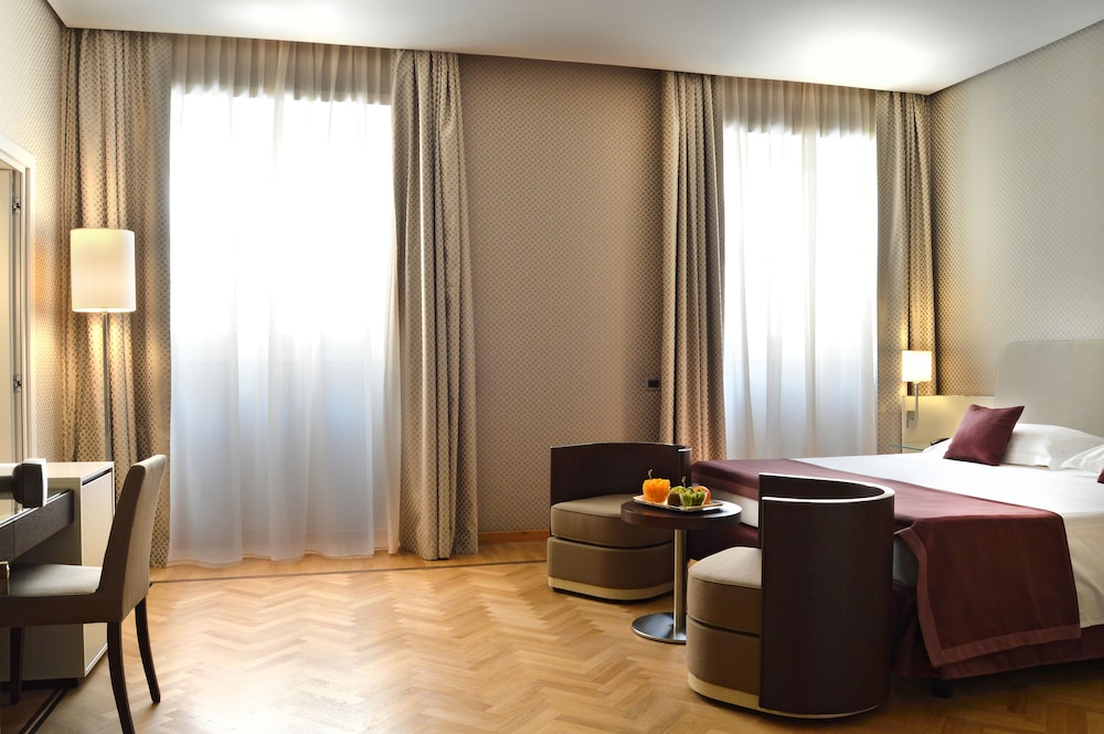 Hotel Palazzo Esedra 26/44