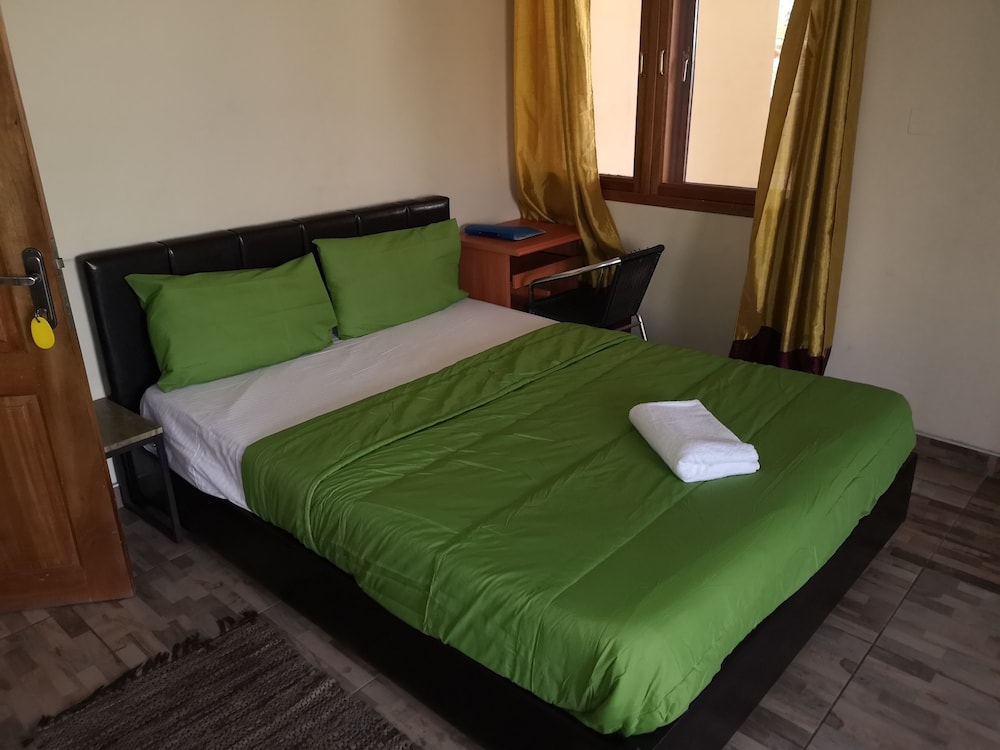 1 BEDROOM, DESIGN, DOUBLE BED, GARDEN AREA