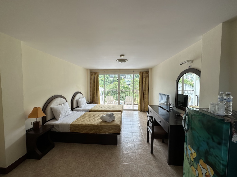Kata Place Hotel 11/50