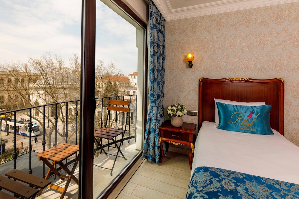Rast Hotel 20/72