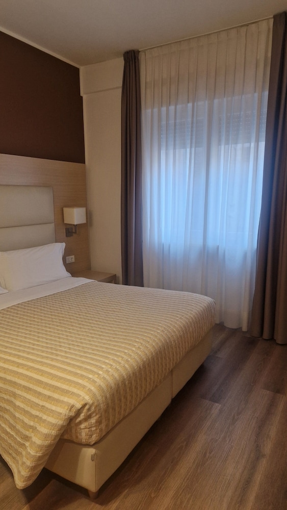 SUPERIOR, DOUBLE BED