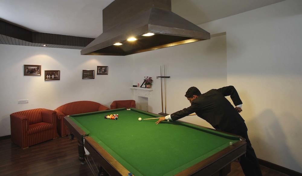 Shervani Hilltop 18/50