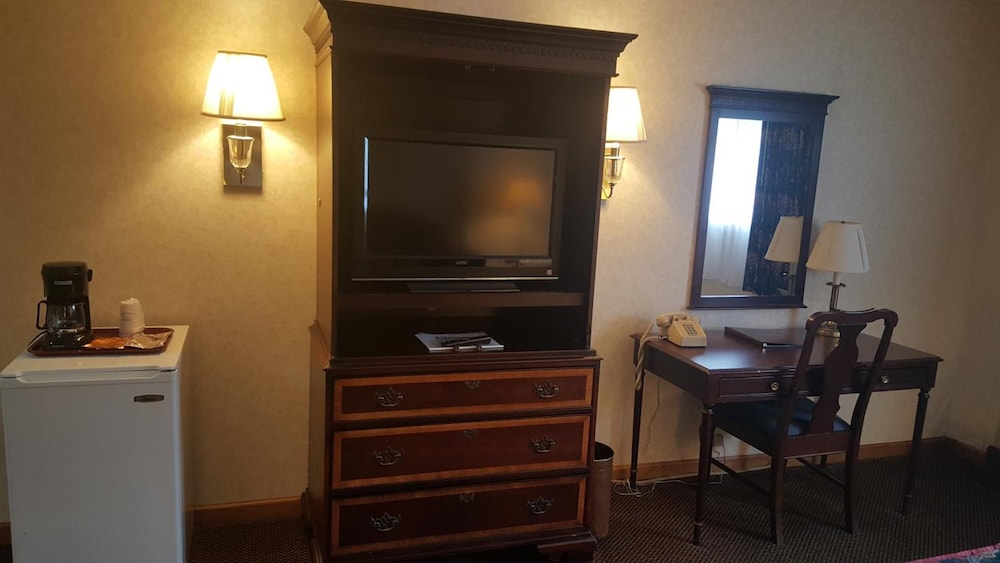 East Norwich Inn-Oyster Bay, Long Island, NY 24/54