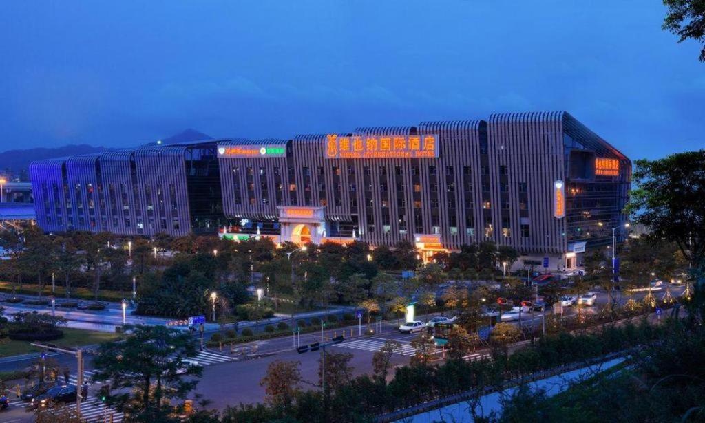 Vienna International Hotel (Shenzhen North Railway Station) 2/54