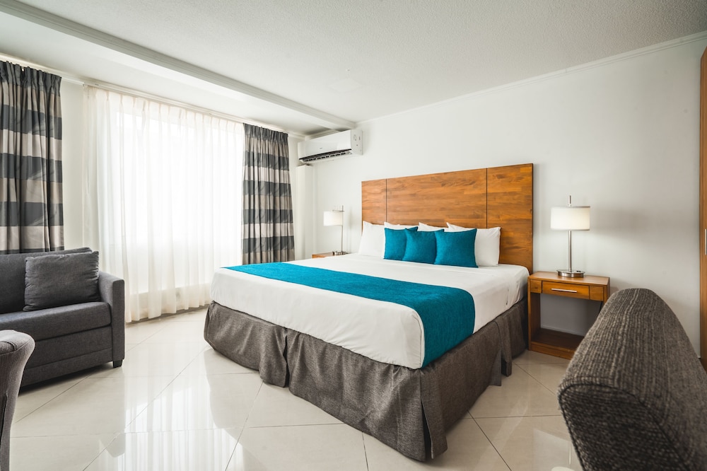 City Suites Curacao 30/70