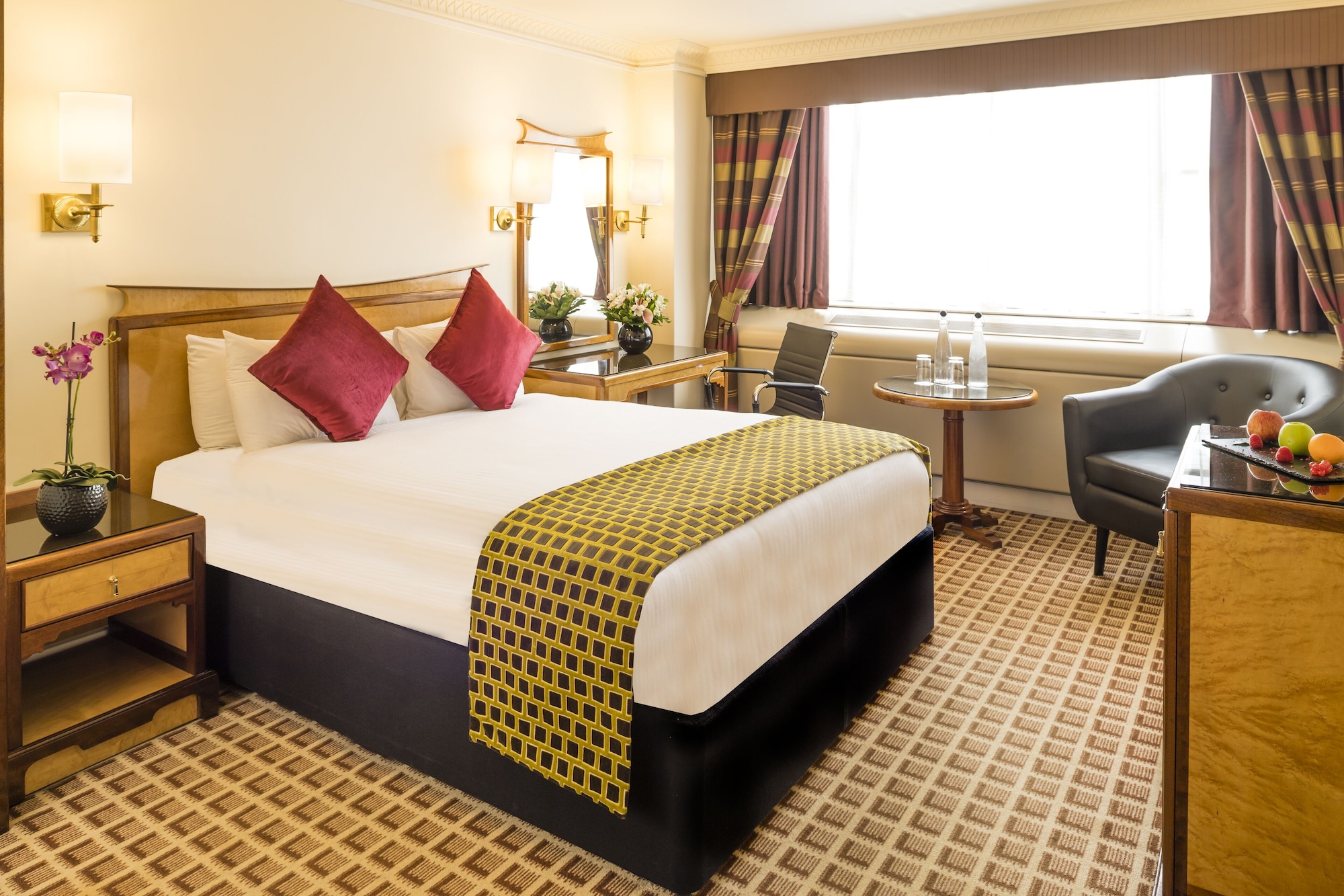 CLUB, DOUBLE BED