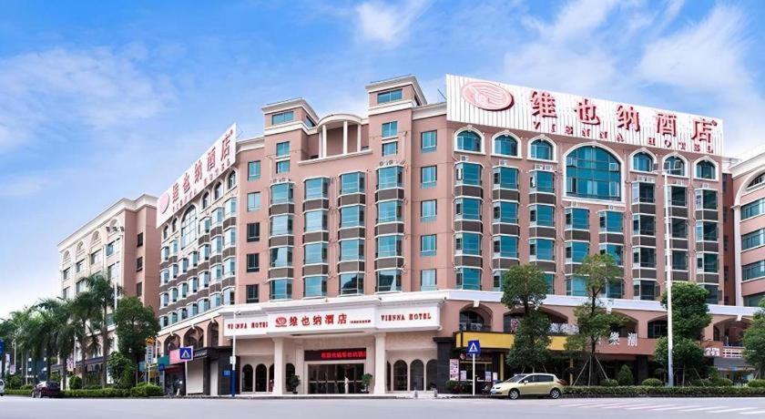 Vienna Hotel (Shenzhen Longhua Dalang Clothing Base) 4/54