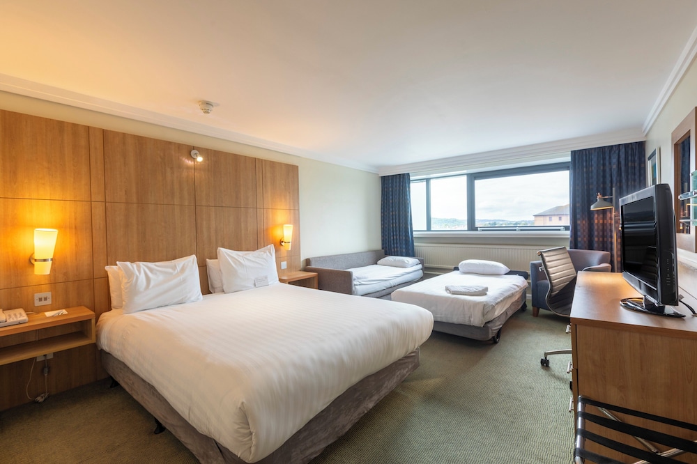 HOLIDAY INN CARDIFF CITY CENTRE 32/64