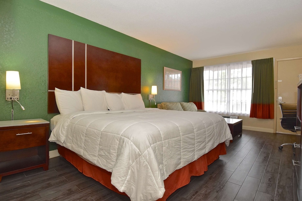 SureStay Hotel By Best Western Sarasota Lido Beach 10/33