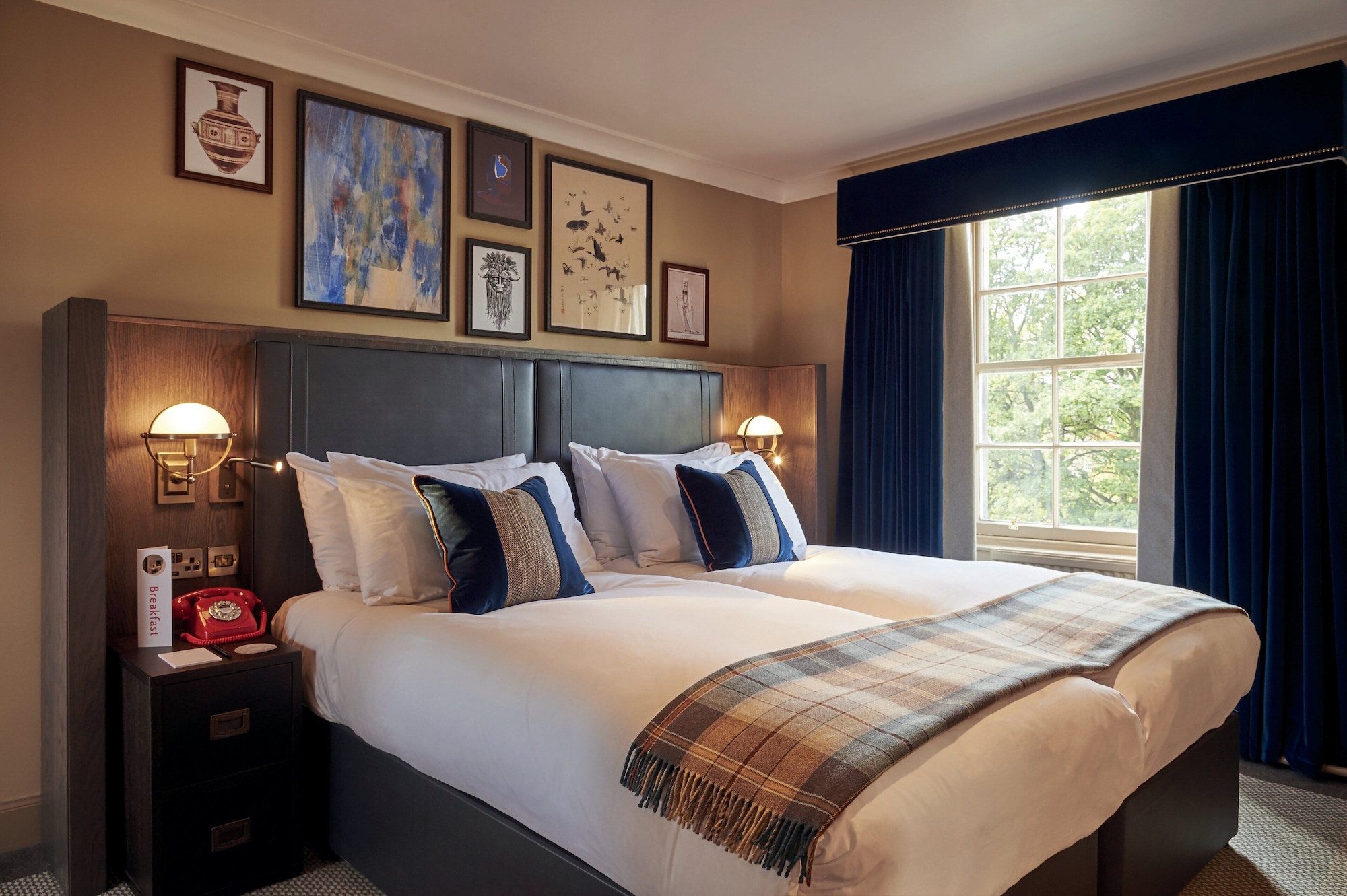 Essential, Twin Beds