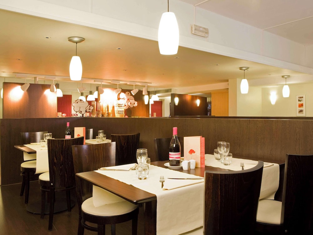 Hotel Mermoz Paris Le Bourget 44/53