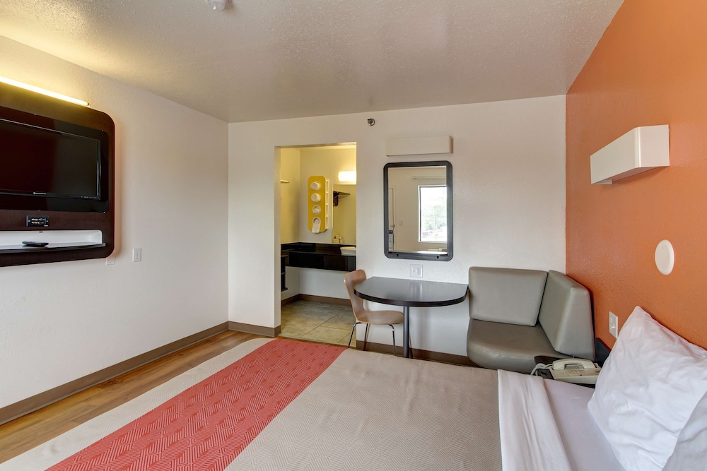 Motel6 Amherst, OH - Cleveland West - Lorain 28/41