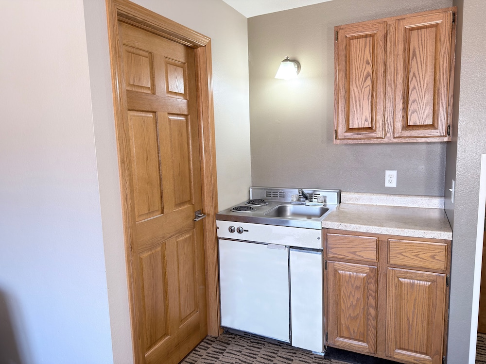 Efficiency, 2 Queen Beds، Baymont Inn and Suites by Wyndham Platteville 8/8