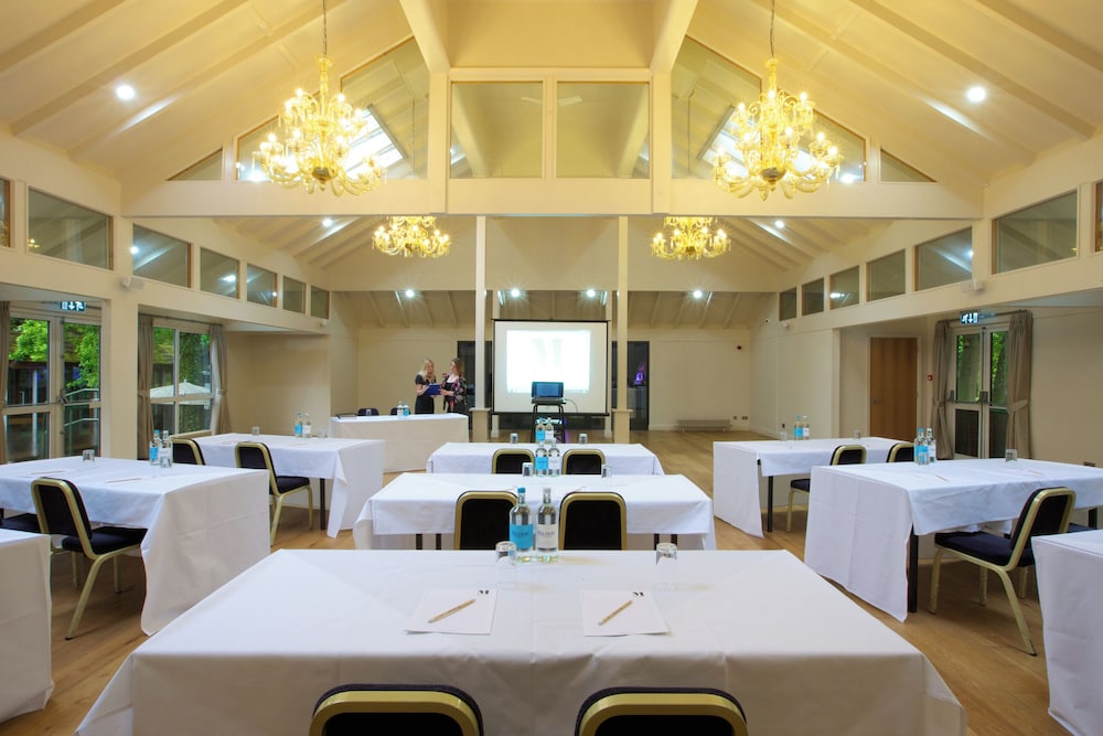 Marwell Hotel 45/60