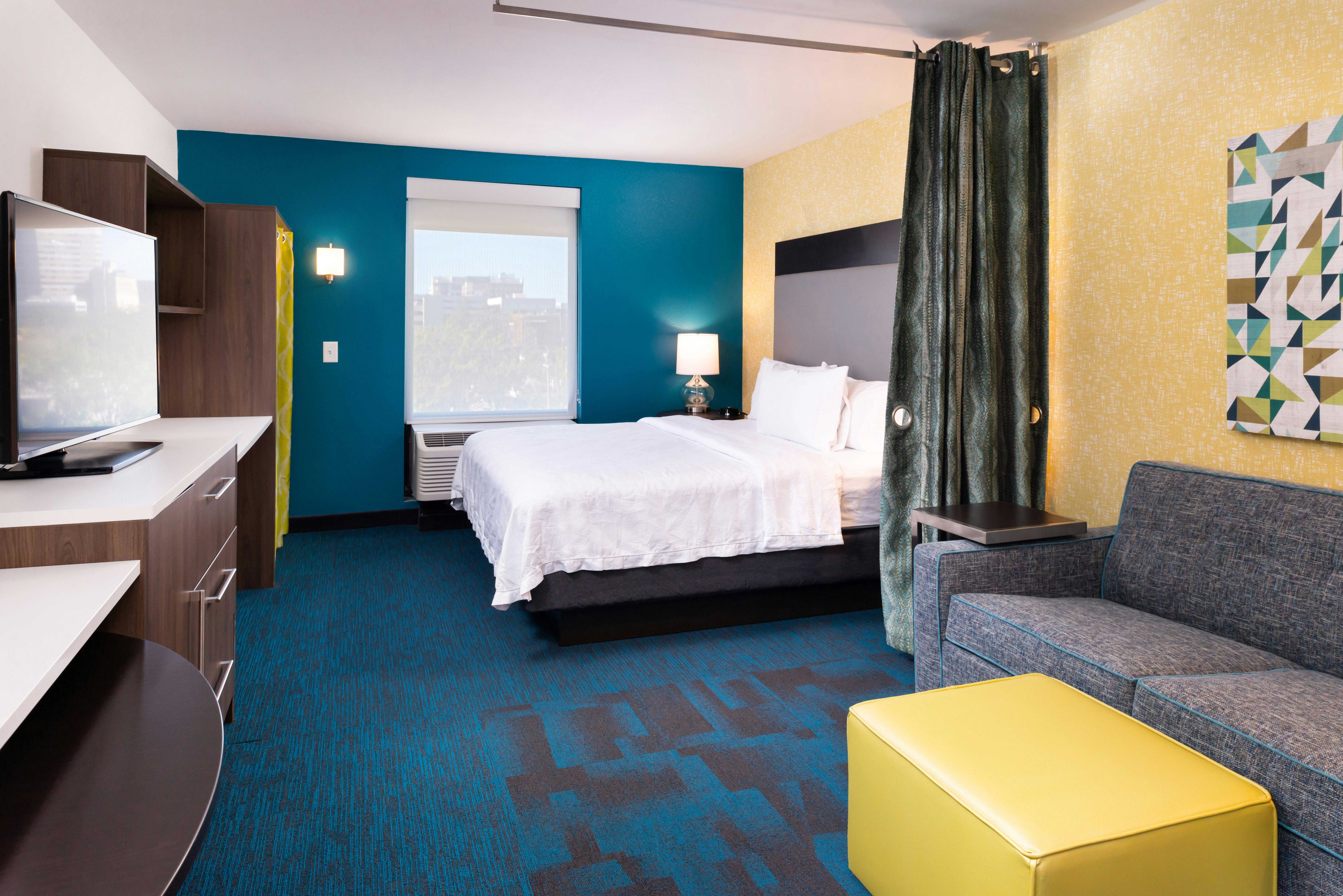 STUDIO, KING BED, ACCESSIBLE