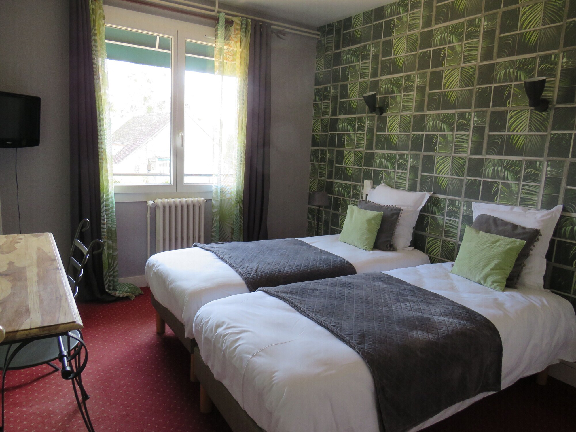 غرفة بسريرين منفصلين، HOTEL LE SAINT CYR 5/10