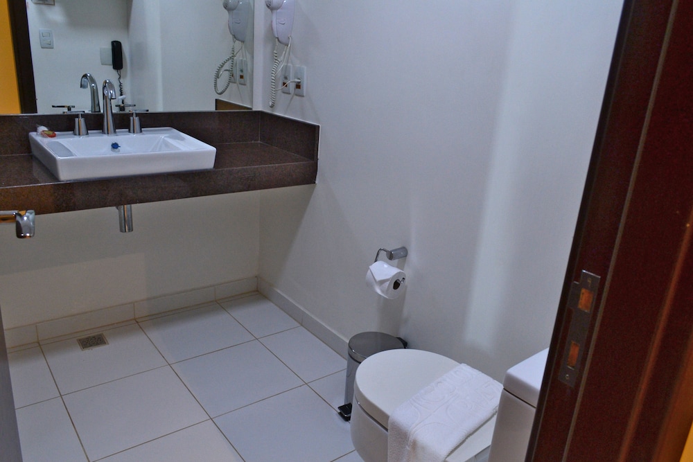 Golden Plaza Hotel 45/50