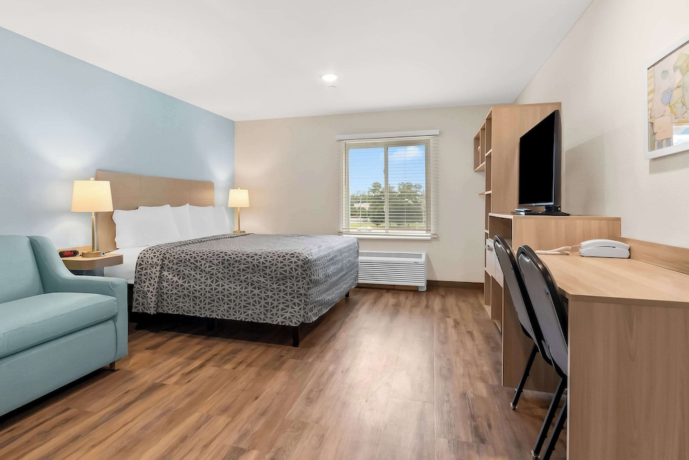 WoodSpring Suites Pensacola West 12/28