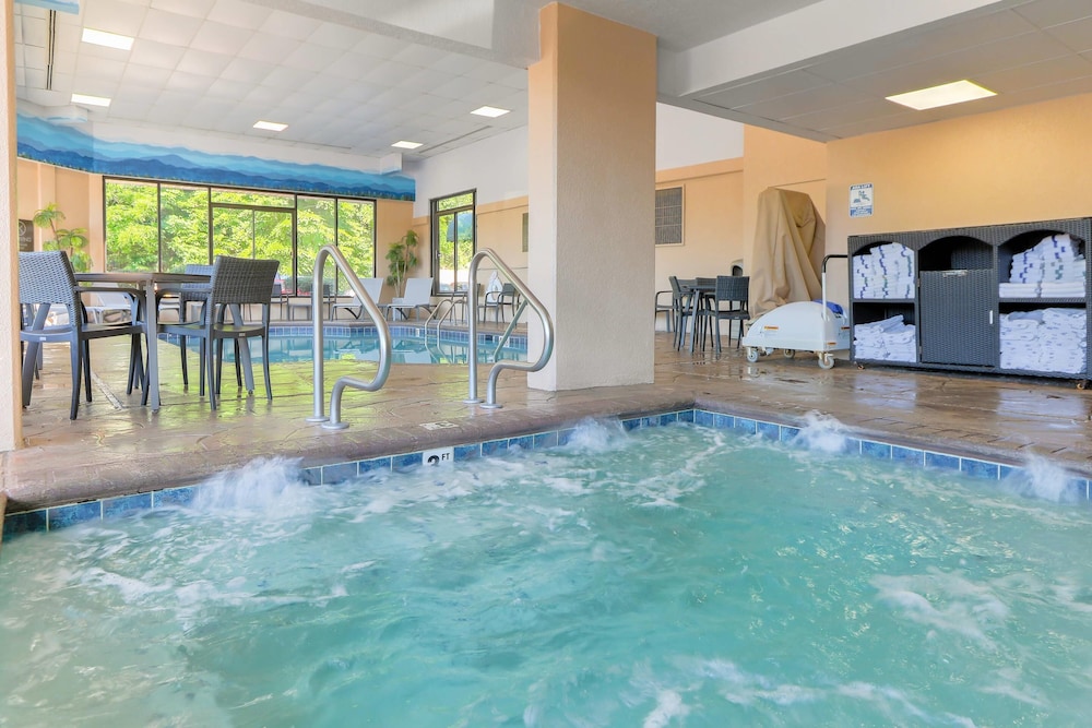 swimming pool spa