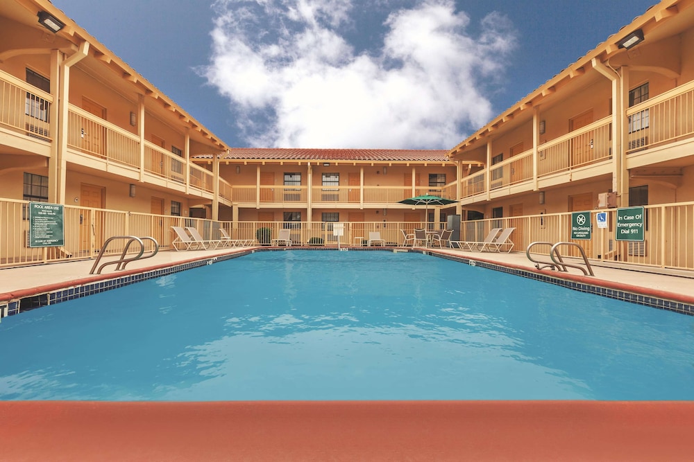 La Quinta Inn by Wyndham Midland 3/35