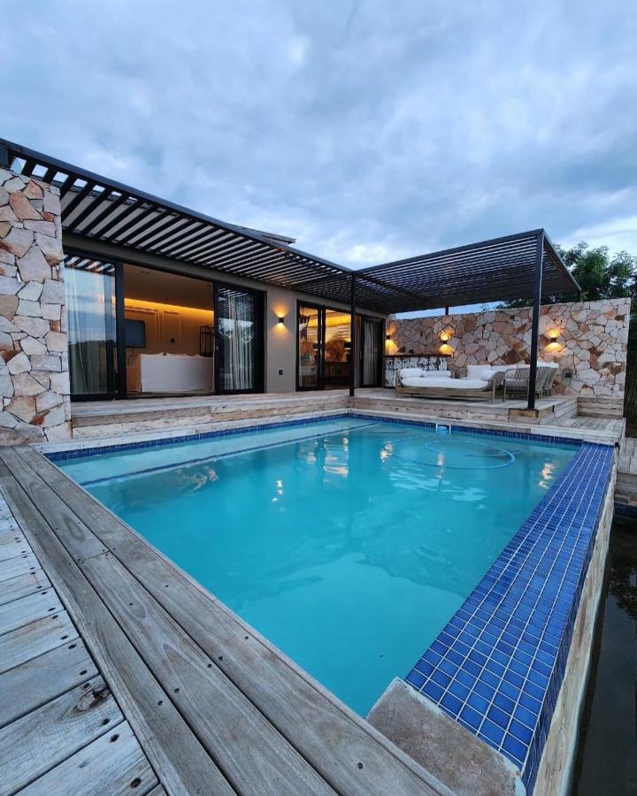 Lira Boutique Lodge 4/44