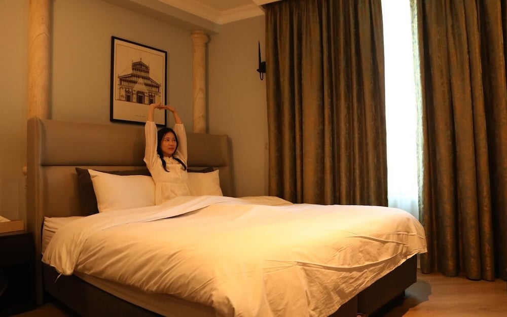 Partyz Hotel 20/76