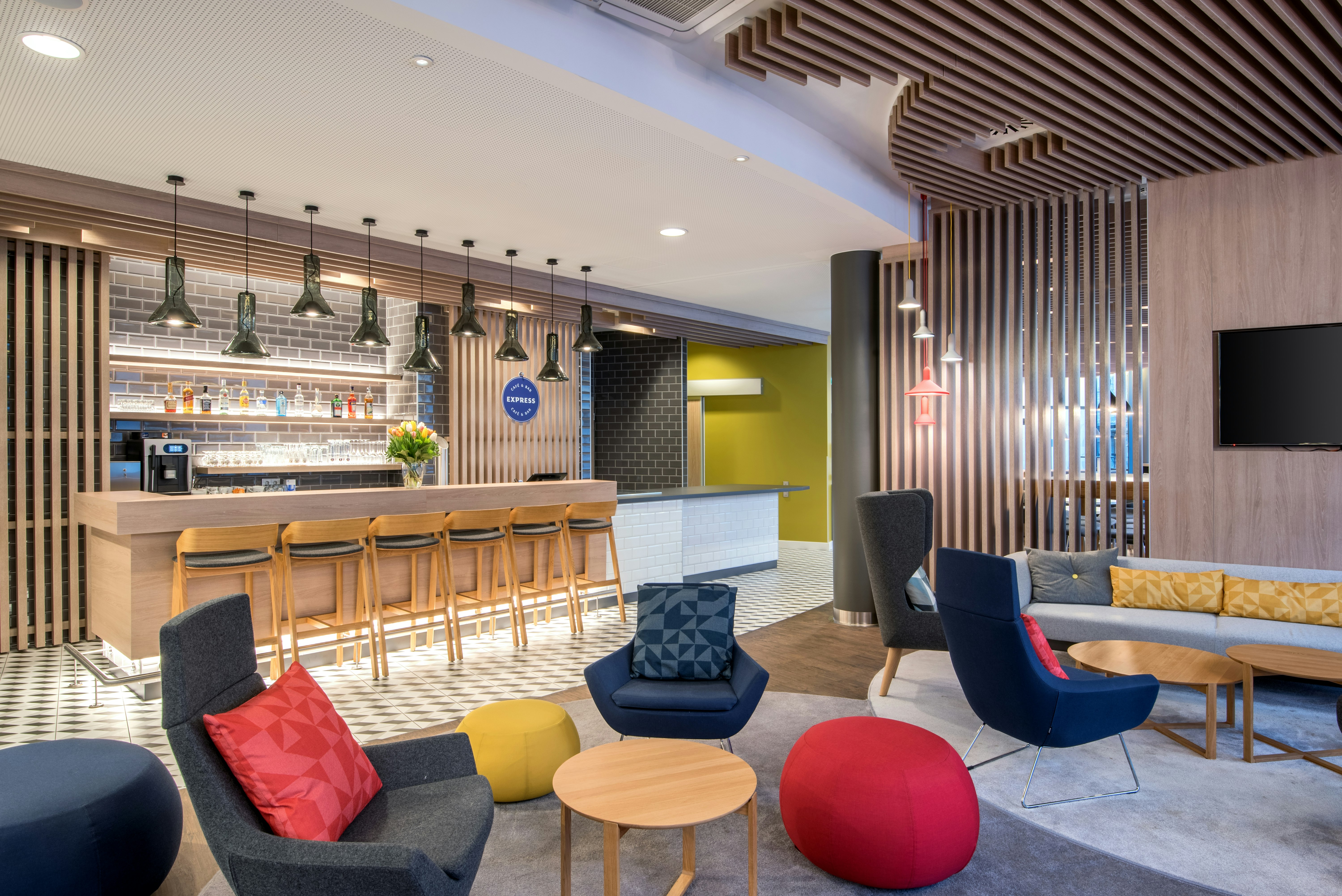 HOLIDAY INN EXPRESS SIEGEN 75/79