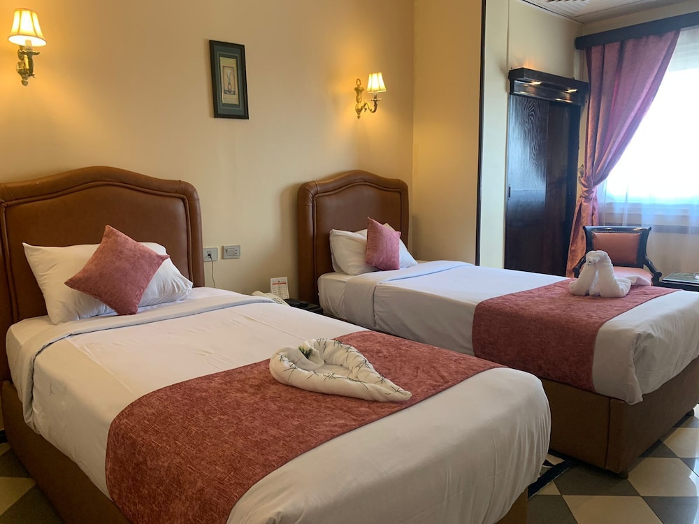 SUPERIOR, TWIN BEDS