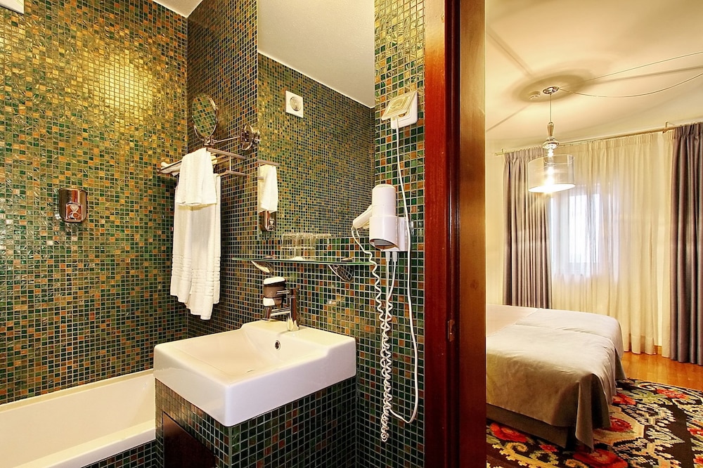 Hotel Mestre de Avis 44/50