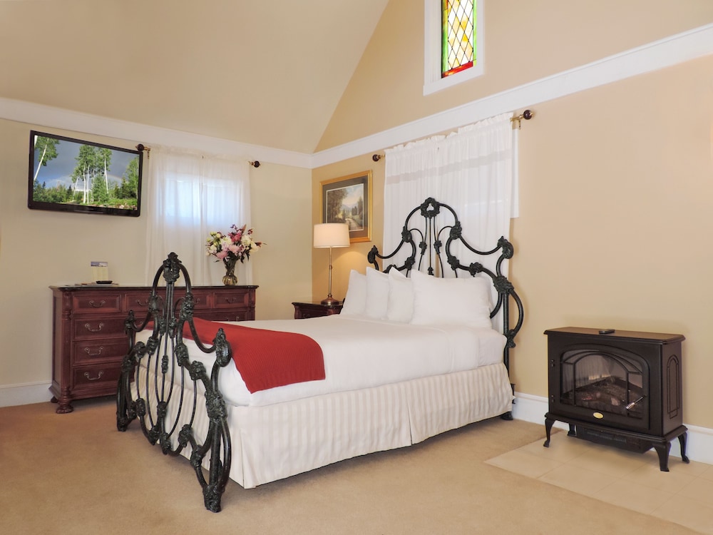 Victorian Inn 24/44