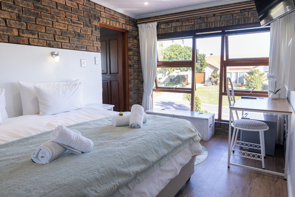 White Shark Guest House 8/50
