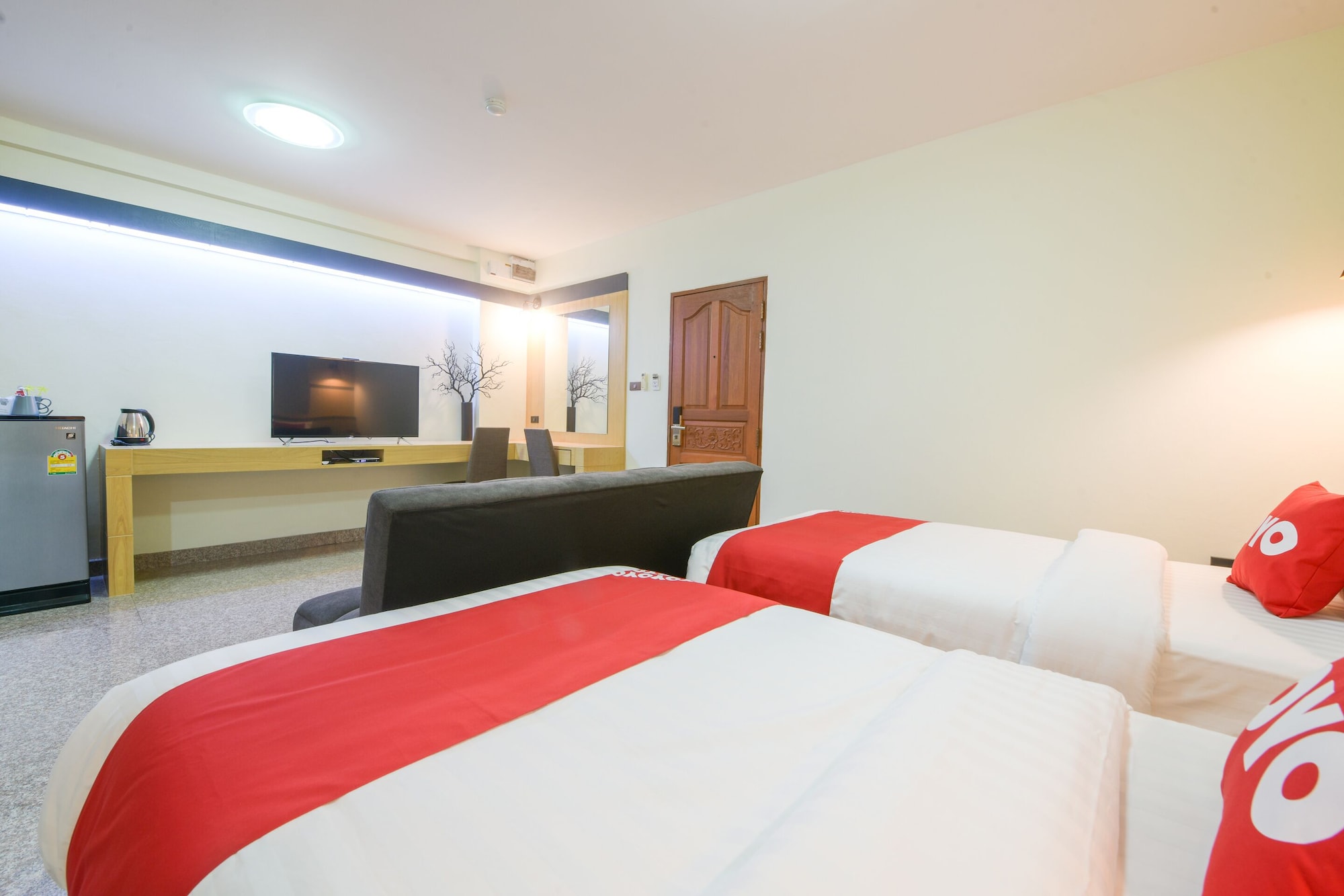 DELUXE, TWIN BEDS