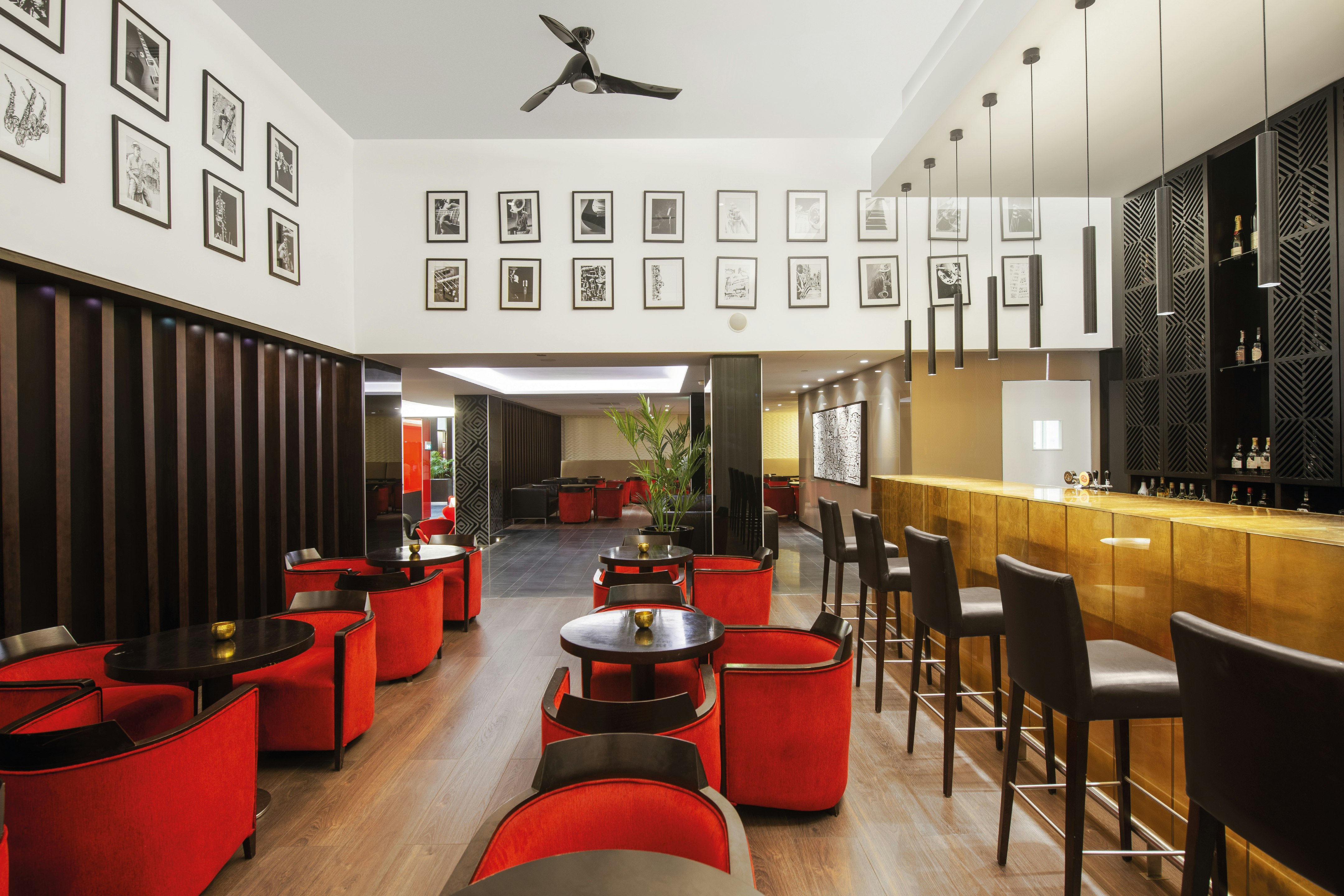 Hotel Tropico 48/63