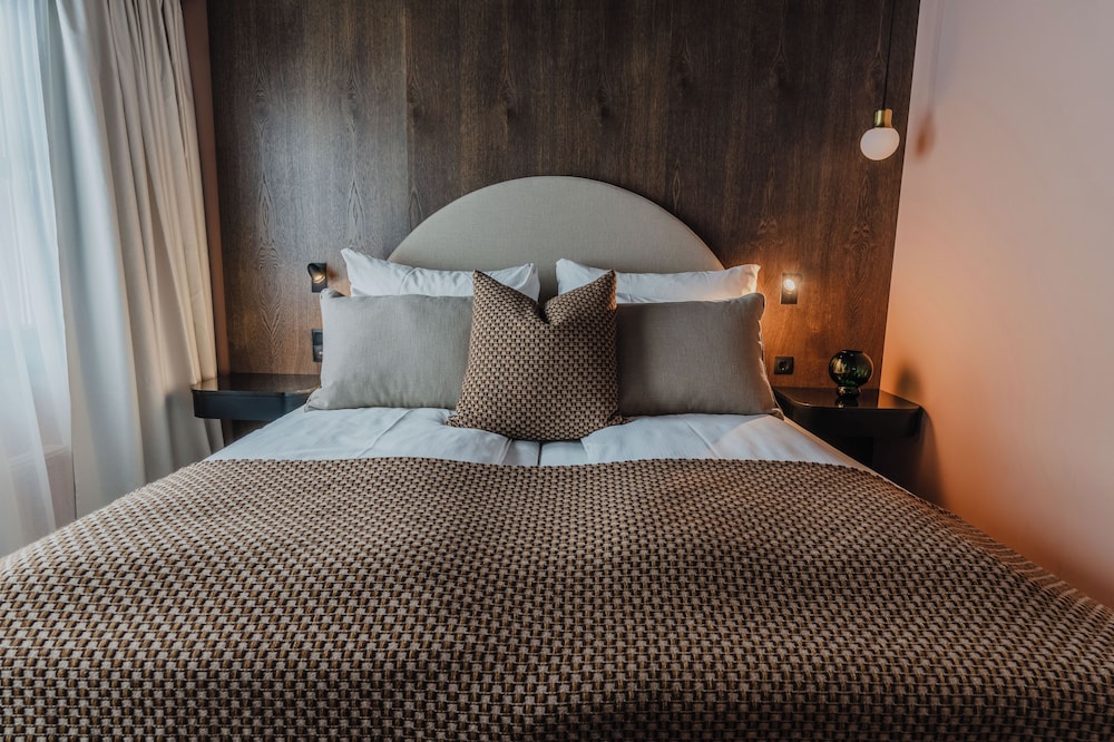 Suite, Double Bed