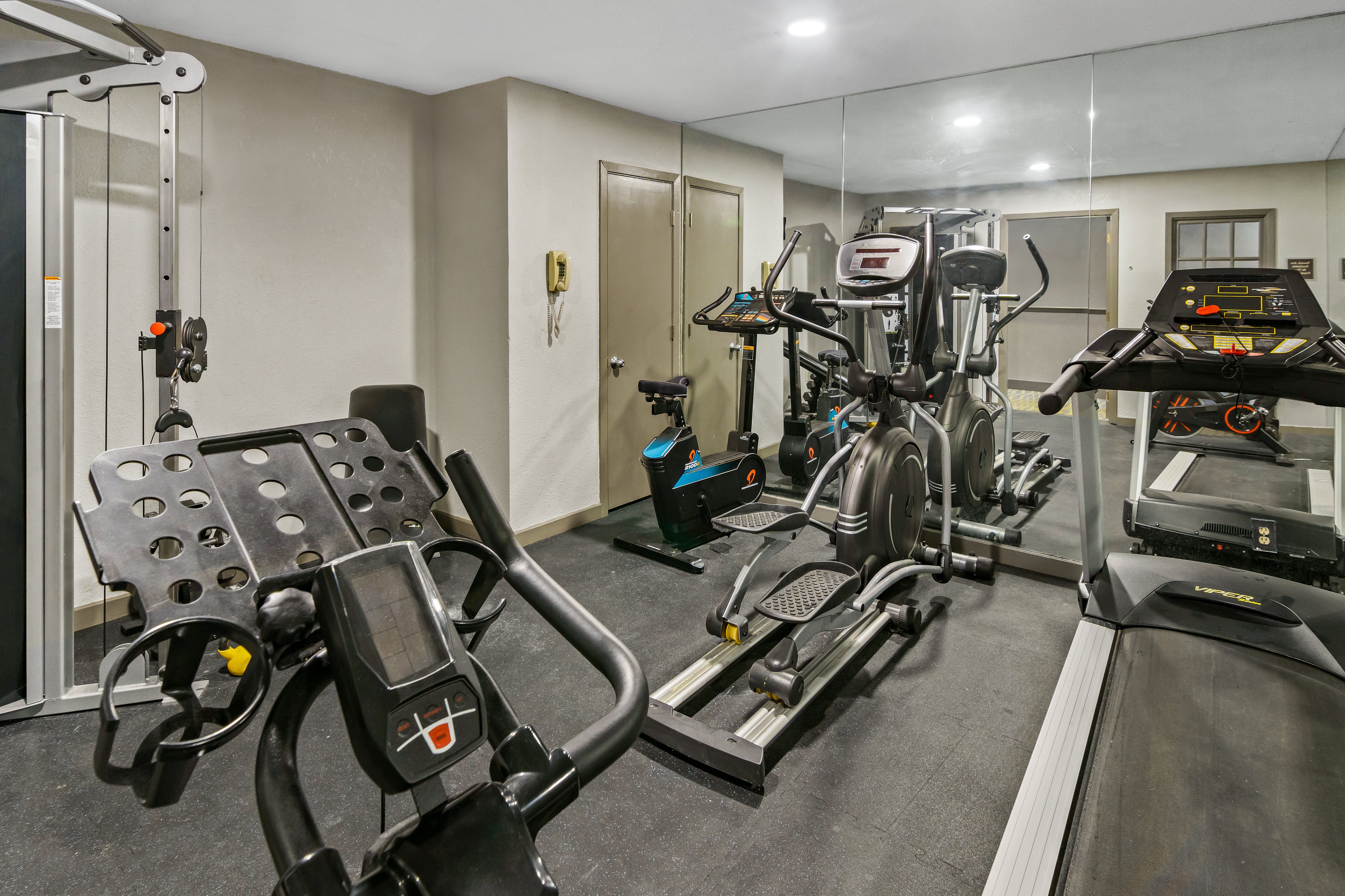 Red Roof Inn & Suites Irving - DFW Airport South 20/45
