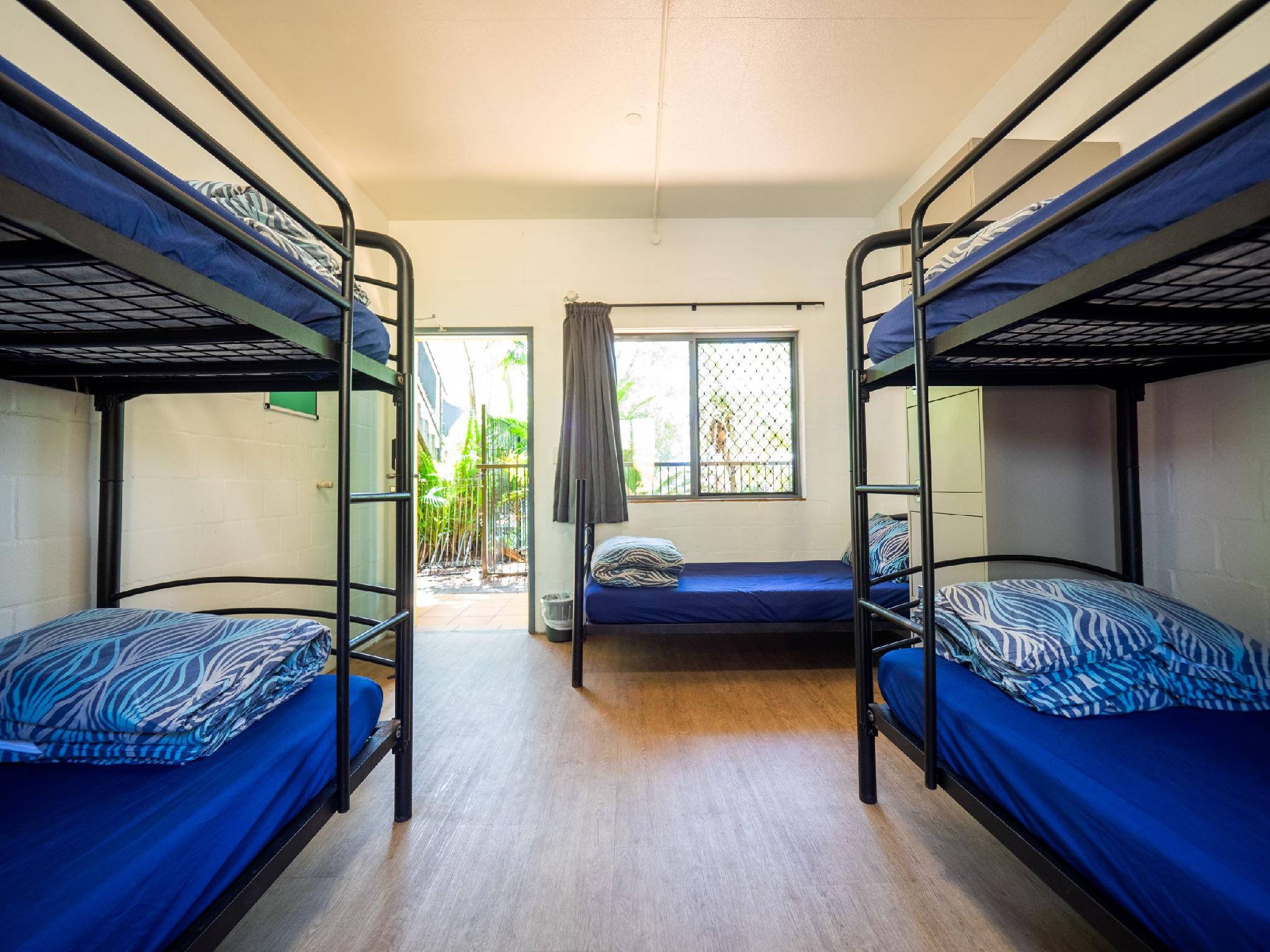 MIXED DORM, 5 BEDS