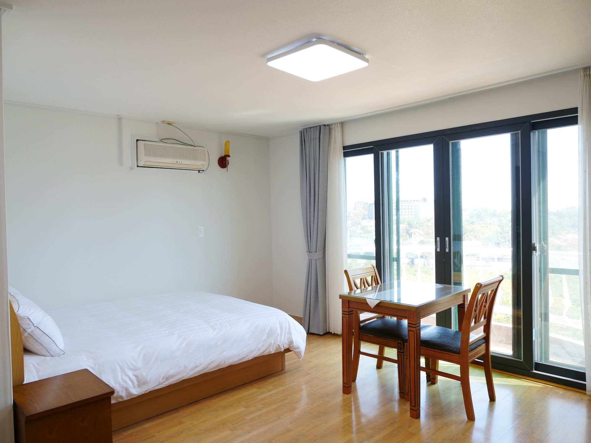 Room, 13 Pyeong
